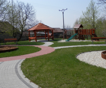 Revitalizácia verejných priestranstiev obce - park pri OcÚ